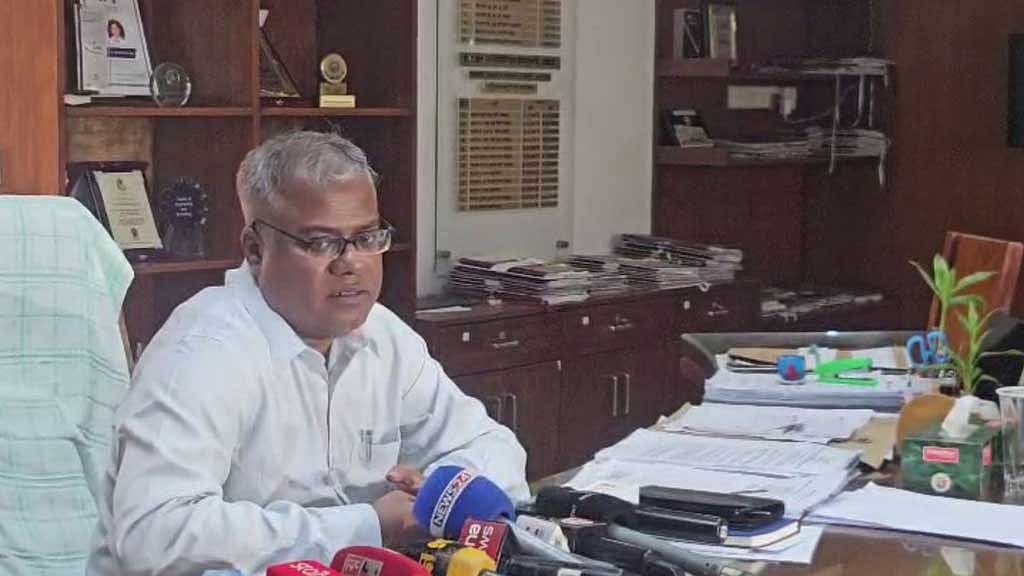 পদত্যাগের খবর নাকচ চুয়েট উপাচার্যের, আন্দোলন চালিয়ে যাবেন শিক্ষক-শিক্ষার্থীরা
