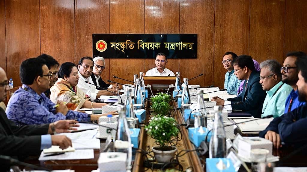 নতুন প্রজন্মের বই পড়ার অভ্যাস গড়তে উদ্যোগের নির্দেশ প্রধানমন্ত্রীর