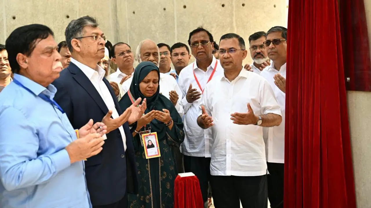 বিরোধিতা করতে গিয়ে স্বৈরাচারের ফেরার পথ খুললে জুলাইয়ের সঙ্গে গাদ্দারি হবে