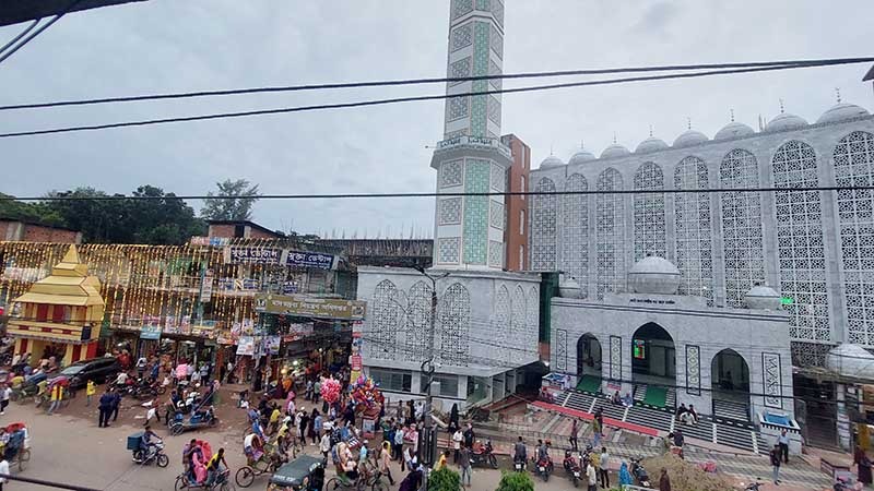সম্প্রীতির বাংলাদেশে এখন বিরাজ করছে শারদীয় দুর্গোৎসবের আমেজ