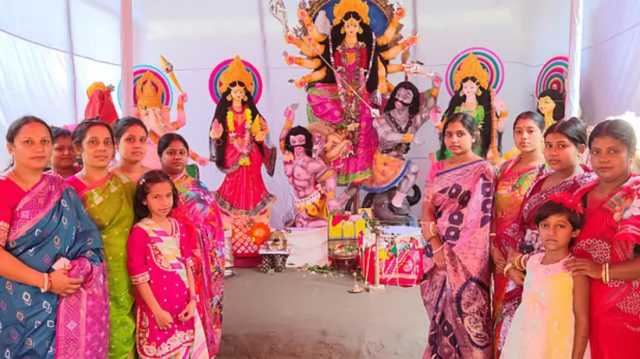 দুর্গাপূজার আয়োজক ১১ বছর ধরে একদল নারী উদ্যোক্তা