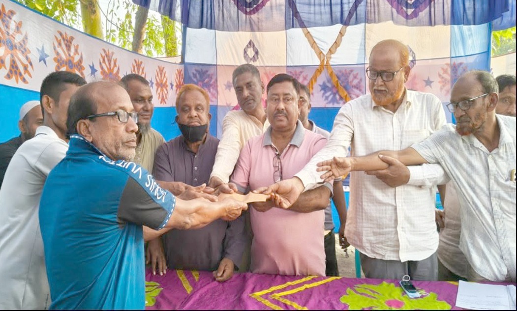 ঘোড়াঘাটে ১৫ পূজামণ্ডপে আর্থিক সহায়তা দিলেন চেয়ারম্যান প্রার্থী মিঠু
