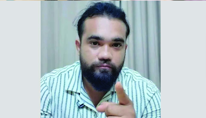 ‘আপনারা ভালো থাকেন’ বলে দেশ ছাড়ার কথা জানালেন সেই রুমি