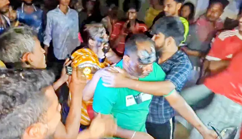 শ্যালিকাকে বিয়ে, টিকটকারকে চুন-কালি মাখিয়ে গ্রামছাড়া