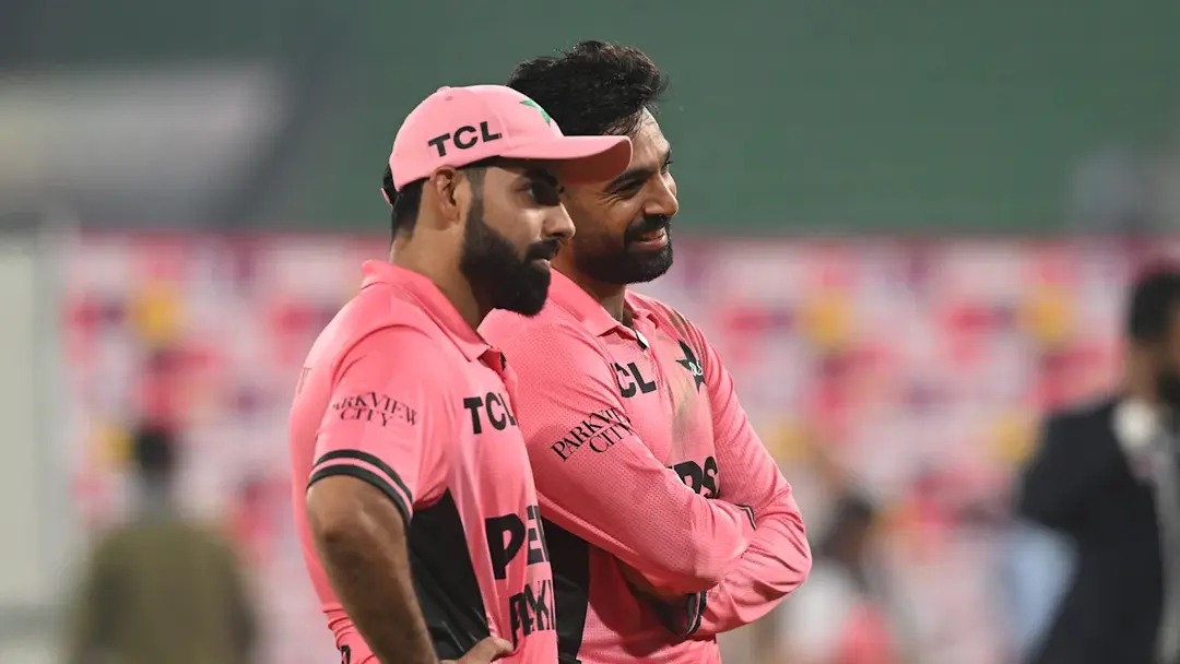 আচরণবিধি ভেঙে শাস্তি পেলেন রউফ, জরিমানা ইংল্যান্ডেরও