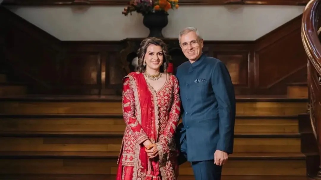 সাংবাদিক নিধি রাজদানকে বিয়ে করলেন ওমর আব্দুল্লাহ